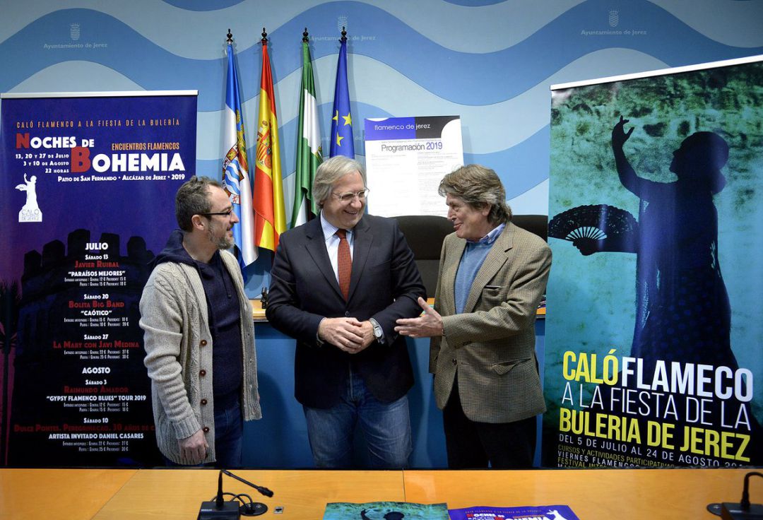 Presentación en el Ayuntamiento del ciclo "Noches de Bohemia" Presentación en el Ayuntamiento del ciclo "Noches de Bohemia"