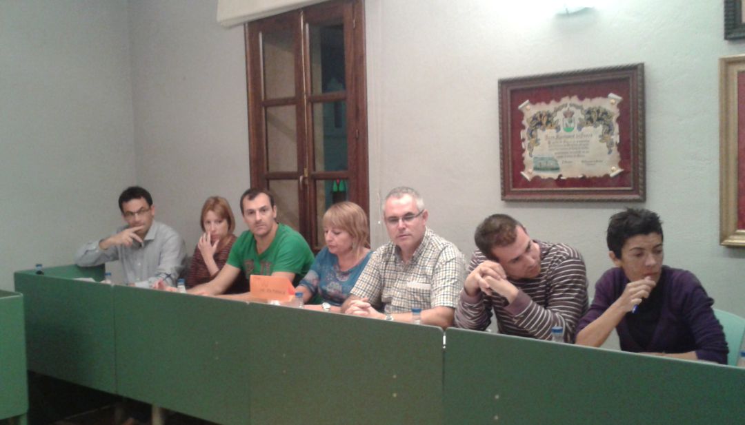 Maite Ivars, la segunda por la izquierda, en un pleno del Ayuntamiento de Benissa. Maite Ivars, la segunda por la izquierda, en un pleno del Ayuntamiento de Benissa.