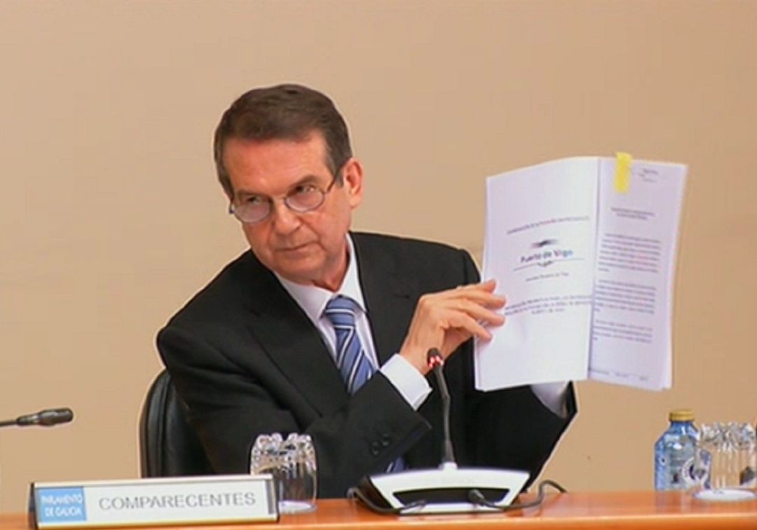Caballero insiste en la Comisión de O Marisquiño en que el suelo colapsado es responsabilidad del Puerto