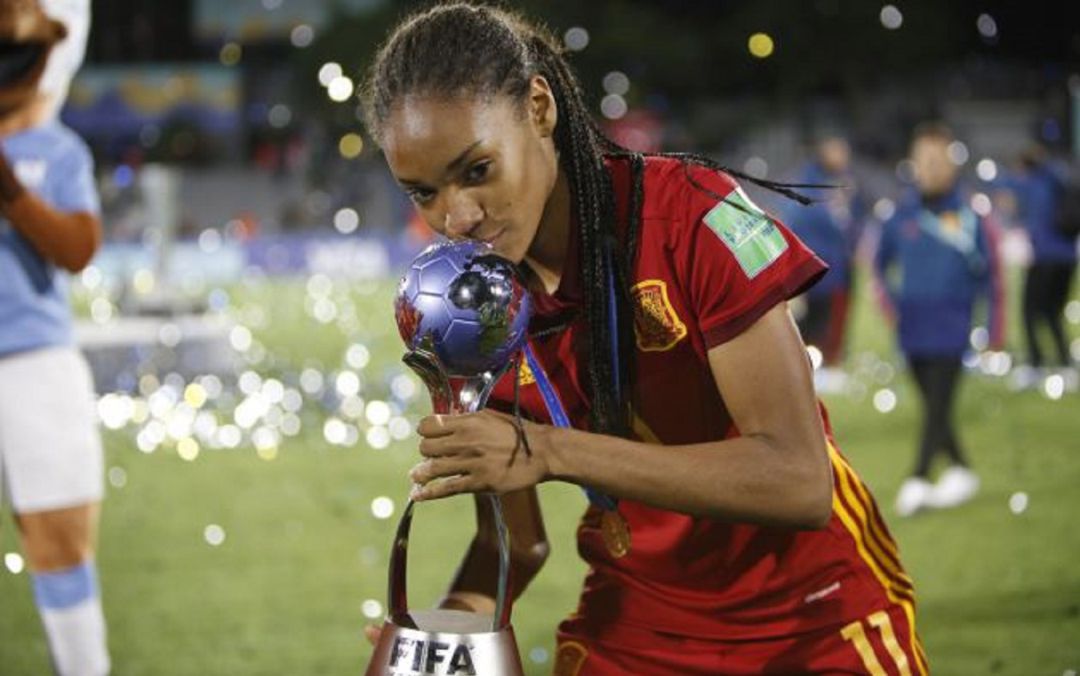 La jugadora española Salma Paralluelo celebra la victoria ante México tras la final de la Copa Mundial Femenina de Fútbol Sub-17. Federico Anfitti (EFE) La jugadora española Salma Paralluelo celebra la victoria ante México tras la final de la Copa Mundial Femenina de Fútbol Sub-17. Federico Anfitti (EFE)