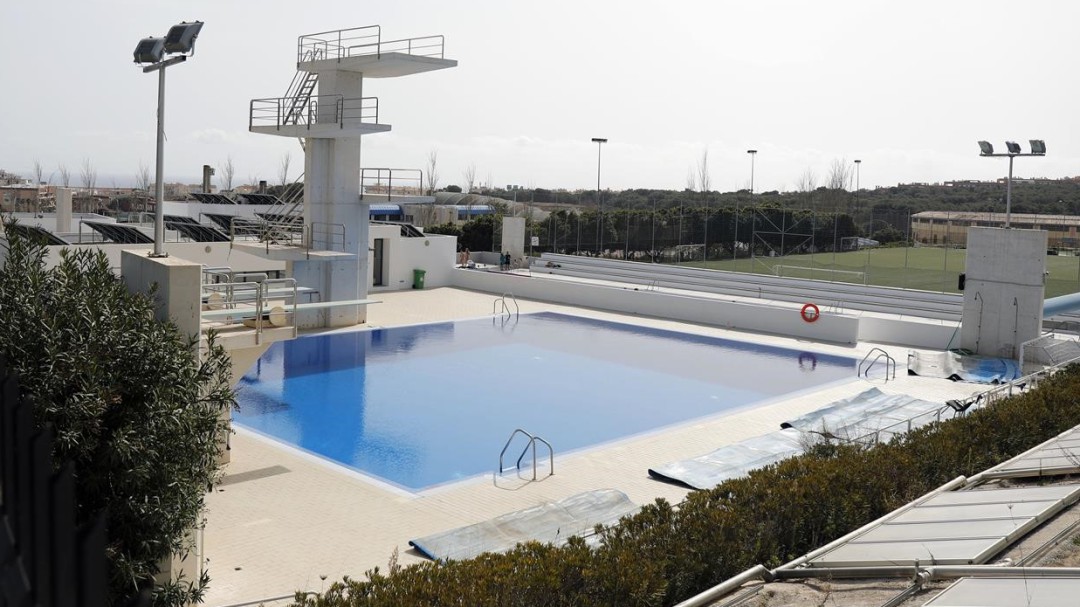 Intoxicados 19 menores por un escape de cloro en una piscina de Torremolinos
