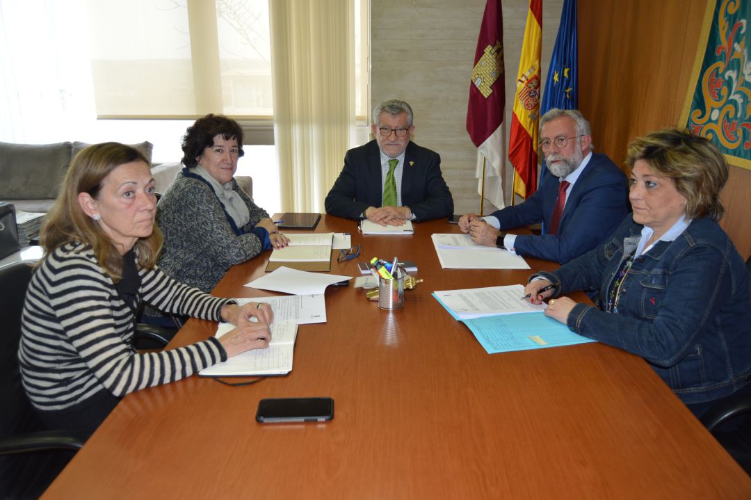 La Junta y el Ayuntamiento se reúnen La Junta y el Ayuntamiento se reúnen