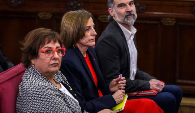 Bassa (izq) junto a Forcadell y Cuixart Bassa (izq) junto a Forcadell y Cuixart