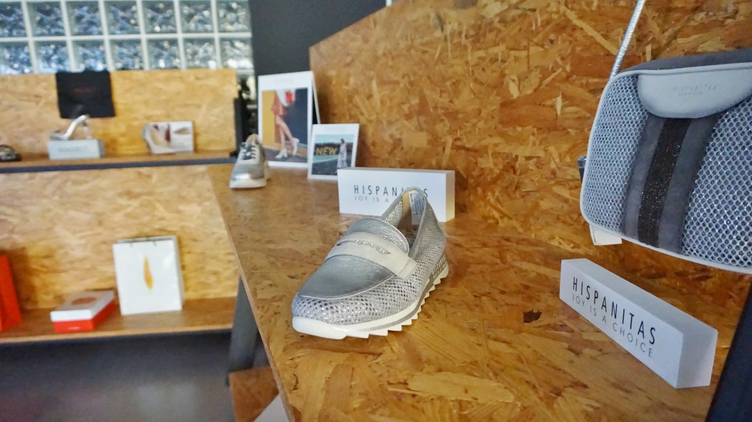 Elda inaugura la exposición Moda a tus pies de la próxima temporada