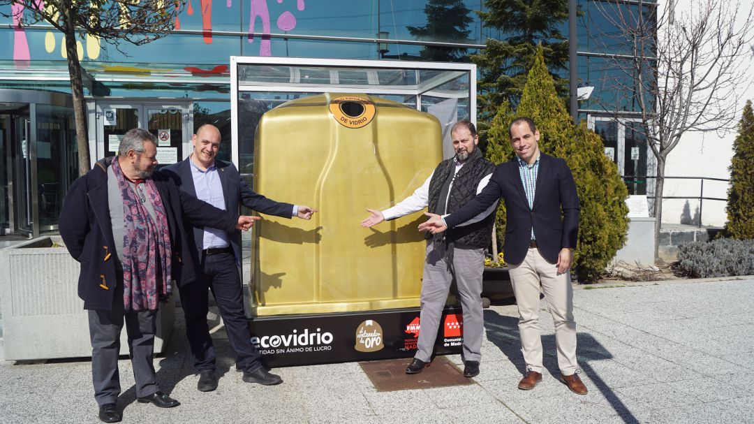 Contenedor de oro de Arroyomolinos por el reciclaje de vidrio Contenedor de oro de Arroyomolinos por el reciclaje de vidrio