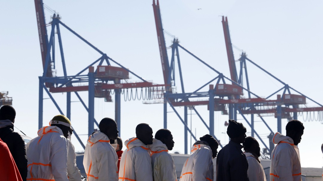El Gobierno niega un acuerdo con Marruecos para devolver pateras