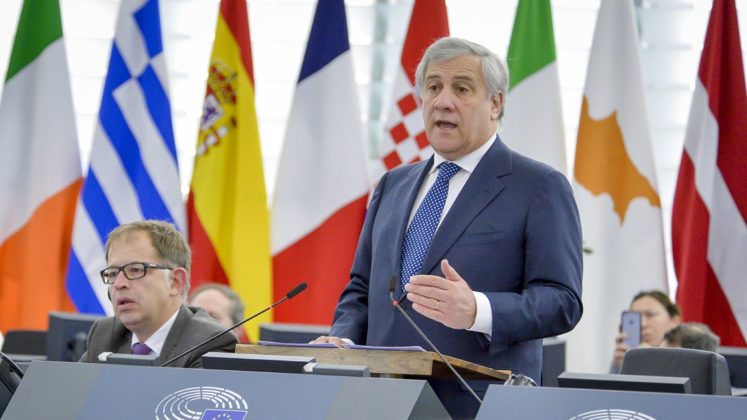 Tajani prohíbe una conferencia de la Falange en la Eurocámara