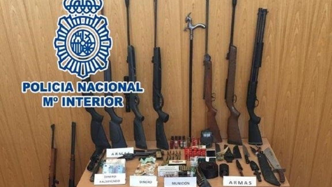 Detenidos cuatro traficantes afincados en Águilas con 200 kilos de hachís y cinco armas de fuego