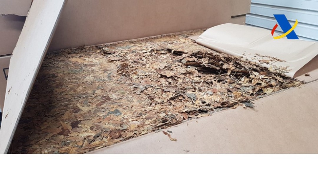 La Agencia Tributaria aprehende 4.000 kilos de picadura de tabaco de contrabando en Cartagena y Elche
