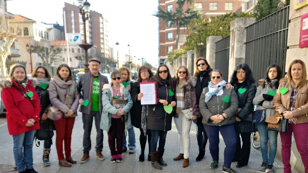 Las familias quieren mantener los centros especializados