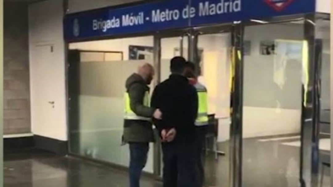 Detenido el hombre que agredió a su pareja en el metro