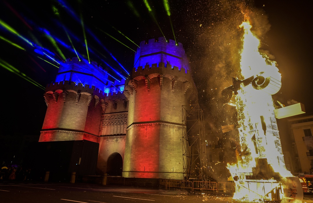 Valencia deja de hacer la vista gorda y veta las fallas junto a monumentos protegidos Valencia deja de hacer la vista gorda y veta las fallas junto a monumentos protegidos