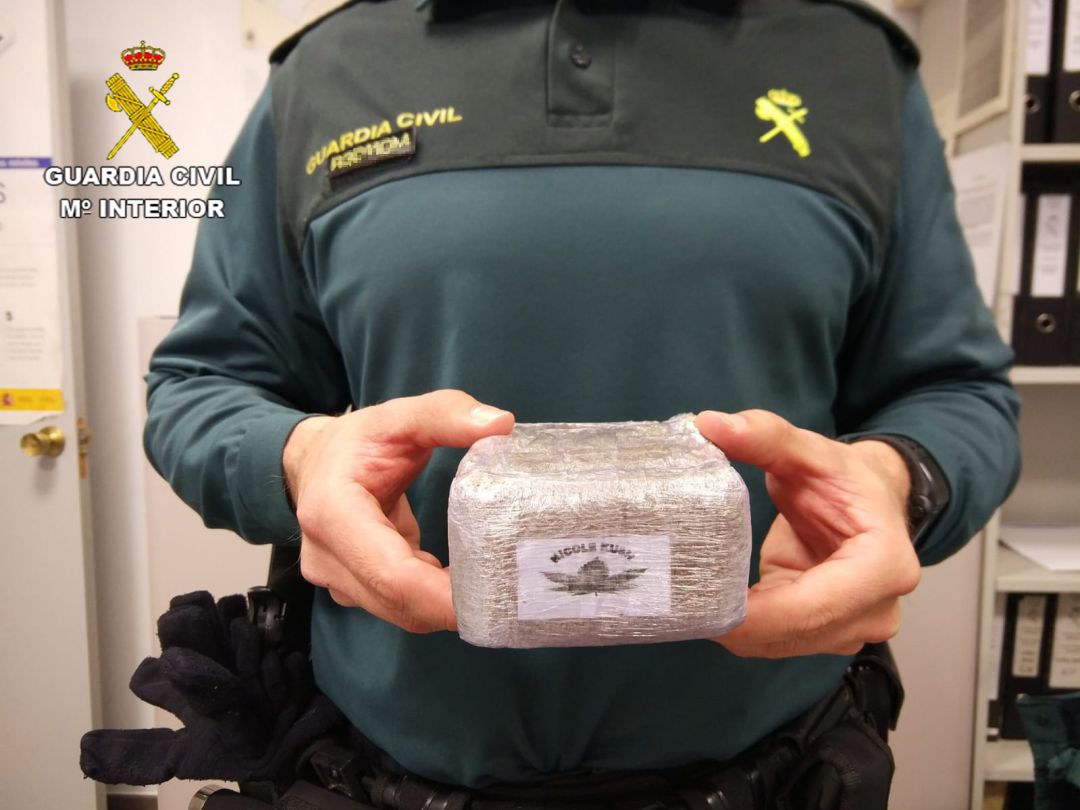 Paquete de hachís incautado Paquete de hachís incautado