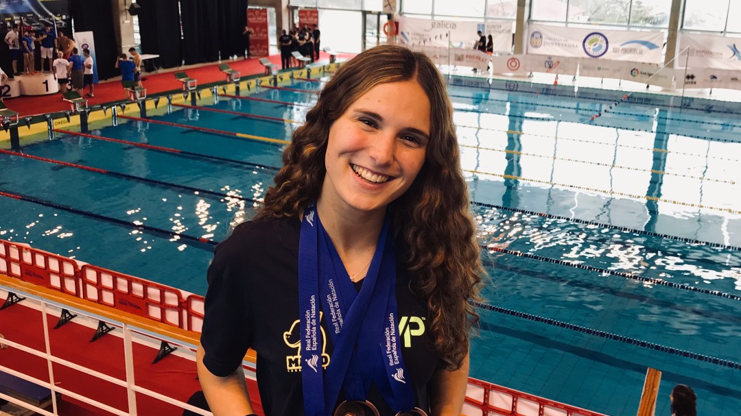 Una enfermera del Infanta Sofía consigue tres medallas en el Campeonato de España de natación
