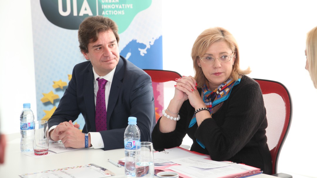 La comisaria europea de Política Regional visita Fuenlabrada