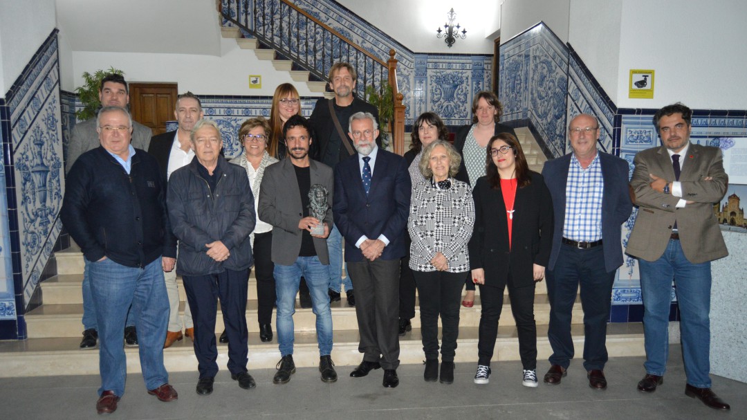 El cineasta talaverano ganador del Goya es recibido en la Puerta Noble del Ayuntamiento