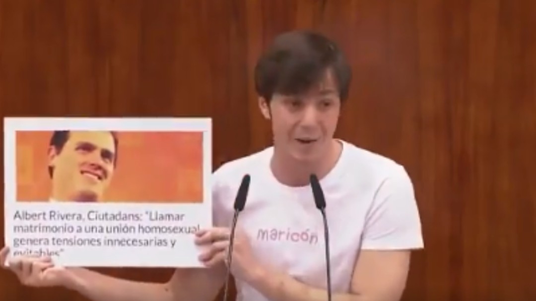 El aplaudido discurso de un diputado de Podemos contra una iniciativa de Ciudadanos sobre el Orgullo