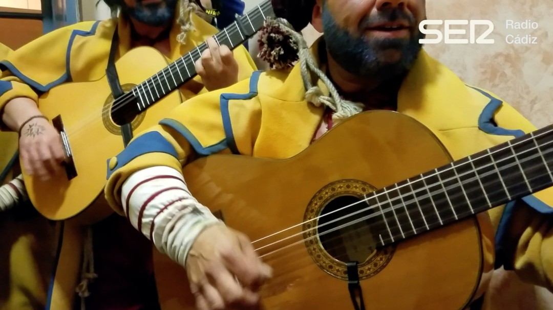 El final de popurrí de Los Luceros con la 'sala de máquinas'