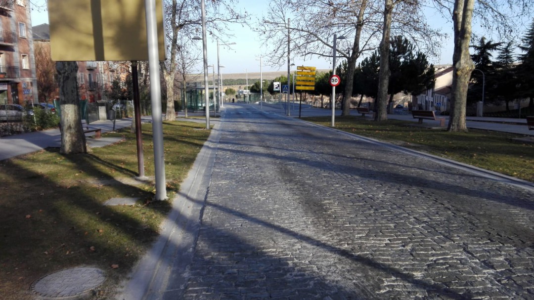 El Ayuntamiento de Segovia asfaltará un tramo de la Avenida Padre Claret