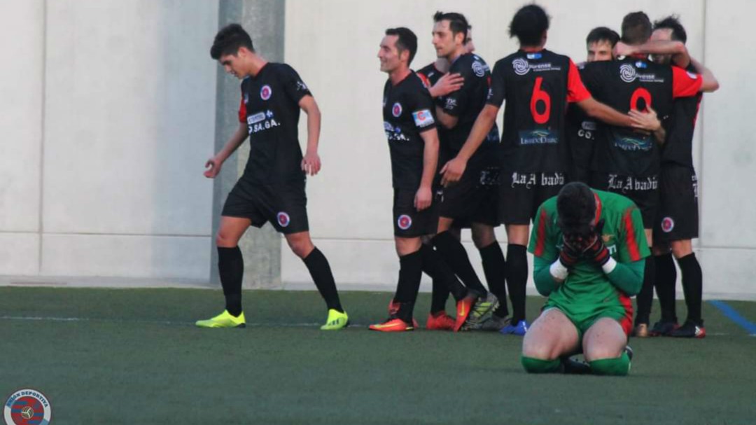 La U.D. Ourense golea a domicilio