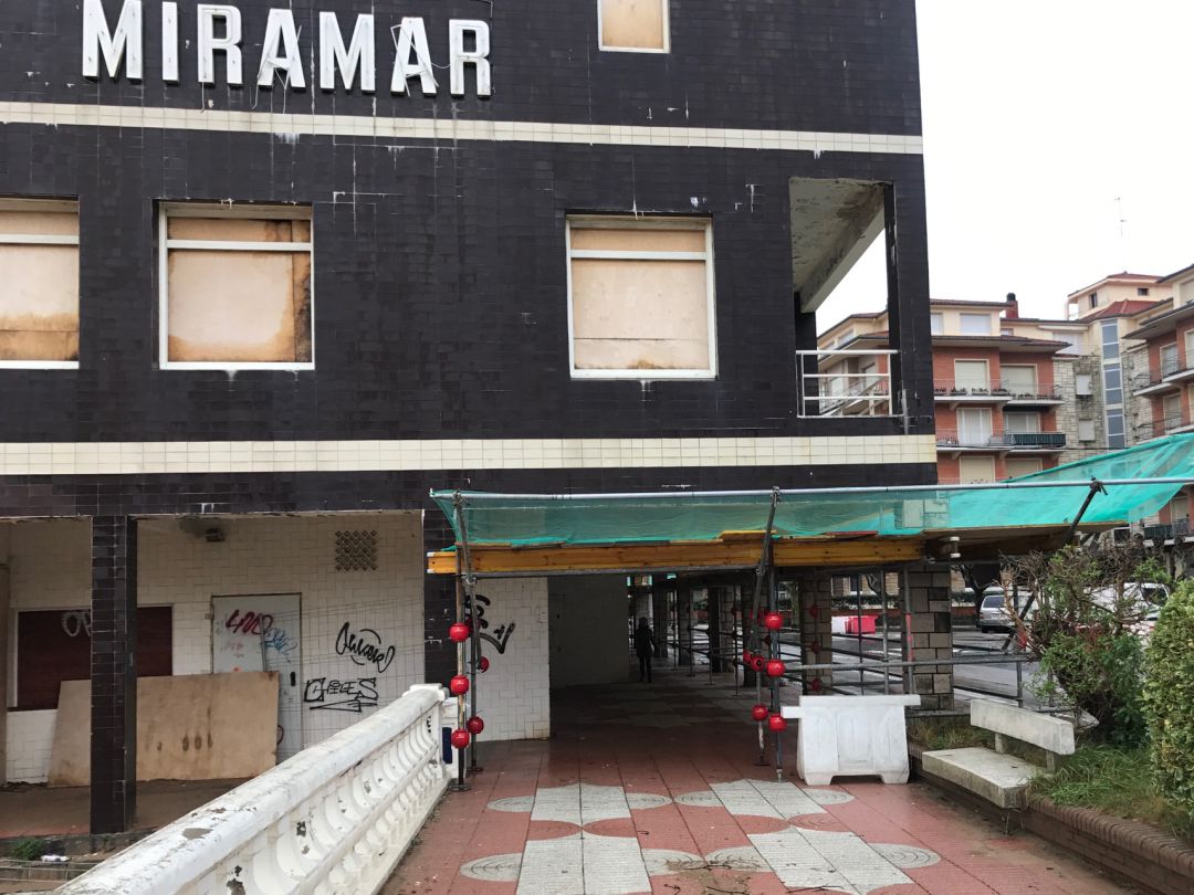 Estado actual del Hotel Miramar. Estado actual del Hotel Miramar.