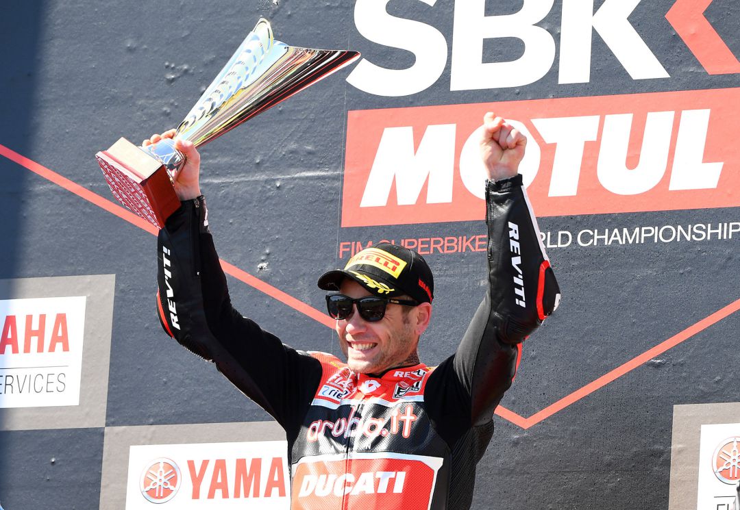 Álvaro Bautista, primer líder del Mundial de Superbikes Álvaro Bautista, primer líder del Mundial de Superbikes