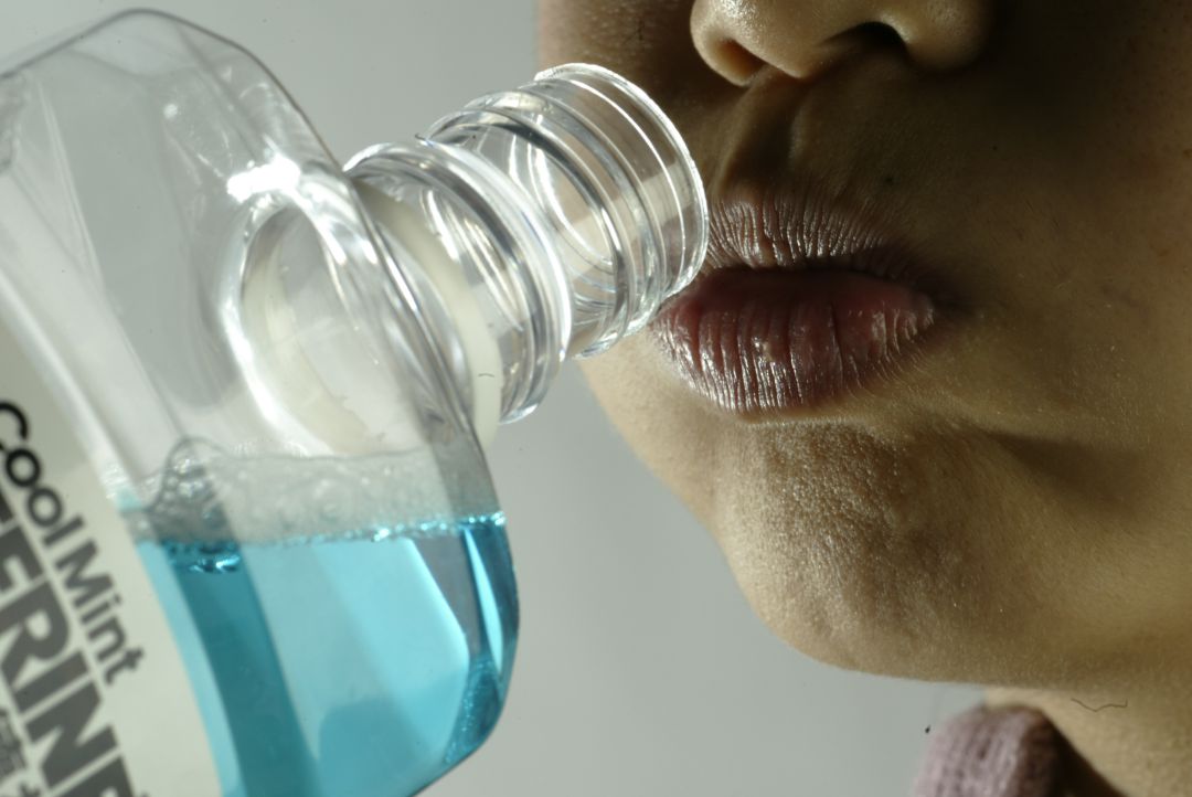 Cómo el enjuague bucal puede aumentar nuestra tensión sanguínea Cómo el enjuague bucal puede aumentar nuestra tensión sanguínea