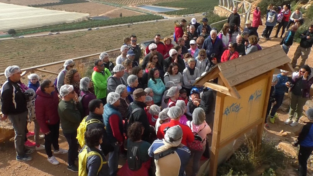Casi 800 personas visitan la Sima de las Palomas este fin de semana