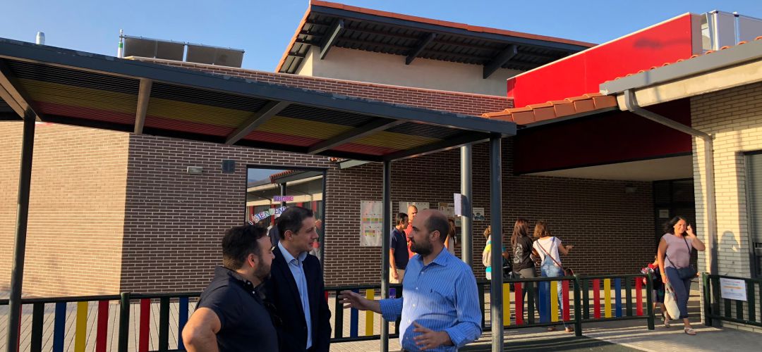Jorge García, alcalde de Colmenar Viejo, en su visita al Héroes del dos de mayo Jorge García, alcalde de Colmenar Viejo, en su visita al Héroes del dos de mayo
