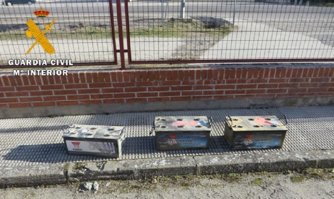 Imagen de las tres baterias sustraidas Imagen de las tres baterias sustraidas