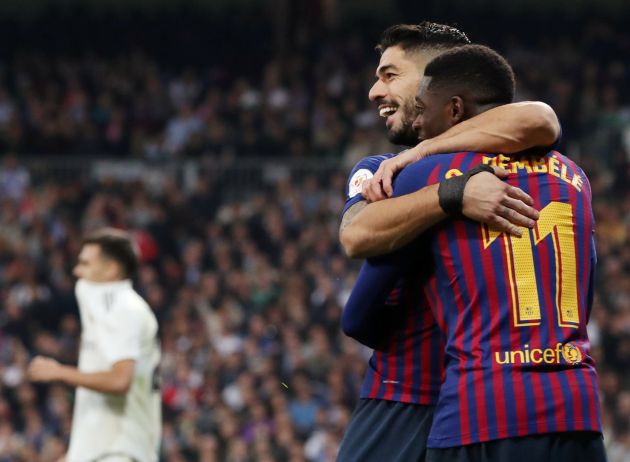 Luis Suárez celebra uno de sus goles en el Clásico de la Copa con Dembélé. Luis Suárez celebra uno de sus goles en el Clásico de la Copa con Dembélé.