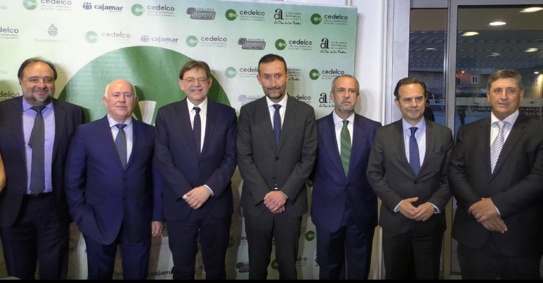 Un año de unión empresarial Un año de unión empresarial