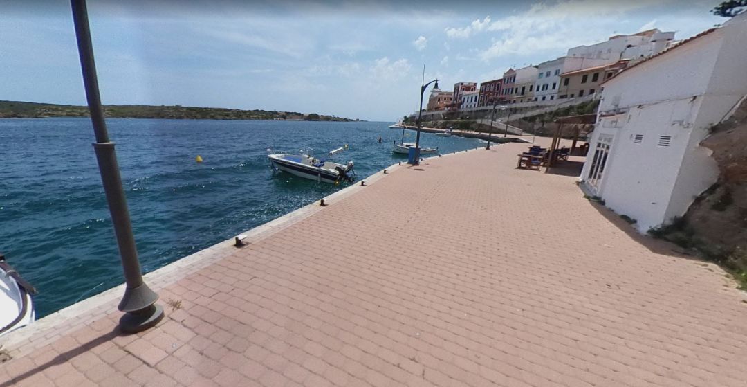 Las obras de construcción de la pasarela entre Moll d'en Pons y Cala Corb comenzarán en una semana Las obras de construcción de la pasarela entre Moll d'en Pons y Cala Corb comenzarán en una semana