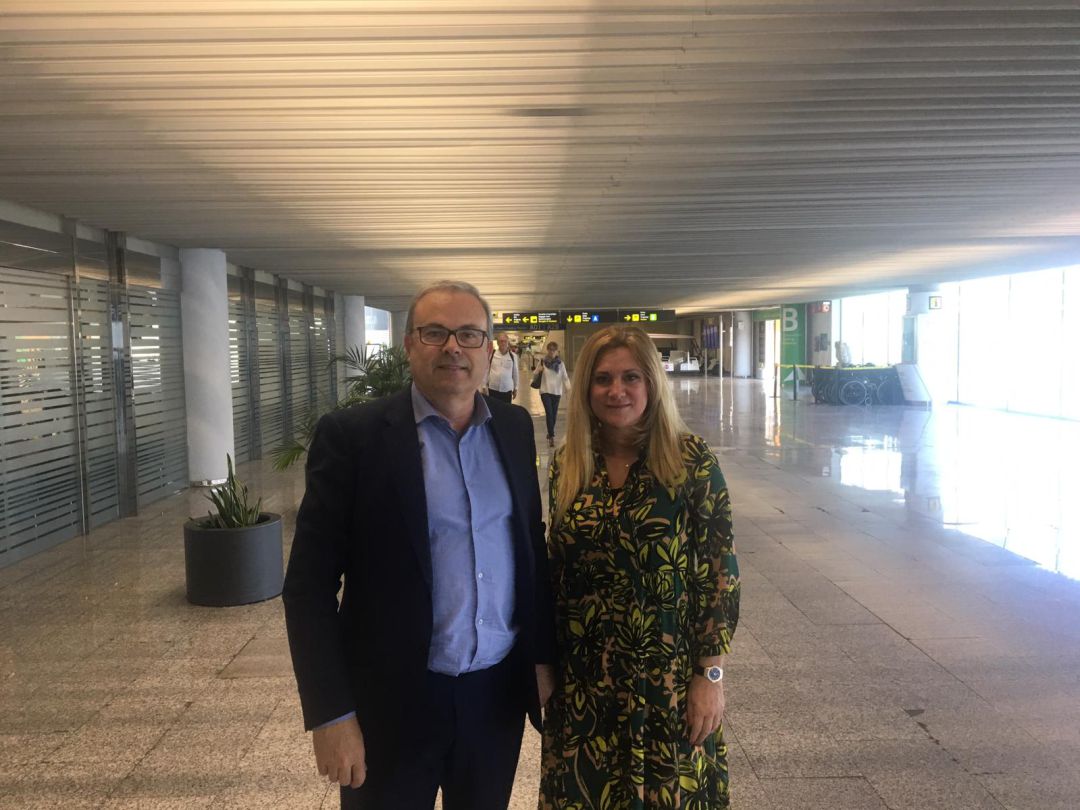 Vicent Torres y Marta Díaz en el aeropuerto de Palma Vicent Torres y Marta Díaz en el aeropuerto de Palma