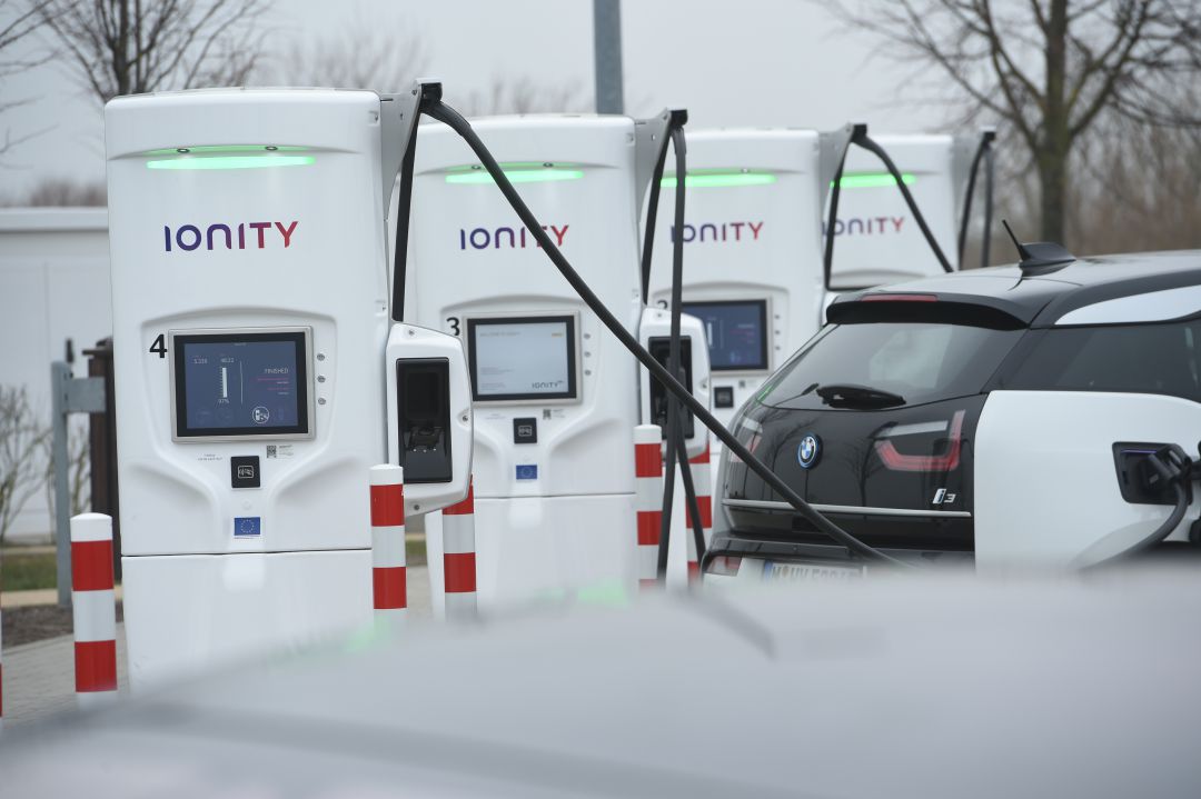 España vende menos del 4% de los coches eléctricos de la UE, muy por debajo de su peso en el mercado España vende menos del 4% de los coches eléctricos de la UE, muy por debajo de su peso en el mercado