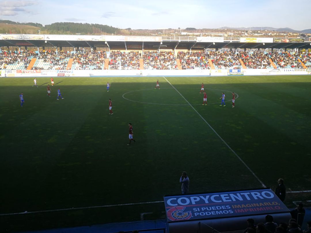 La Ponferradina supera al Pontevedra en el marcador y en la clasificación La Ponferradina supera al Pontevedra en el marcador y en la clasificación