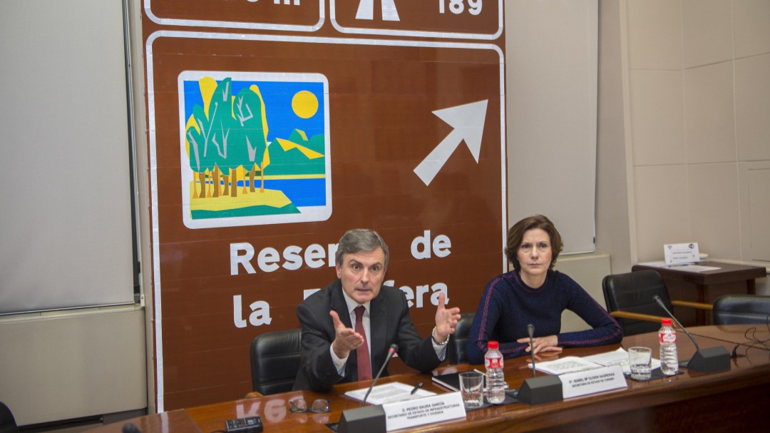 El Gobierno señalizará 120 nuevos enclaves de interés turístico en las carreteras españolas