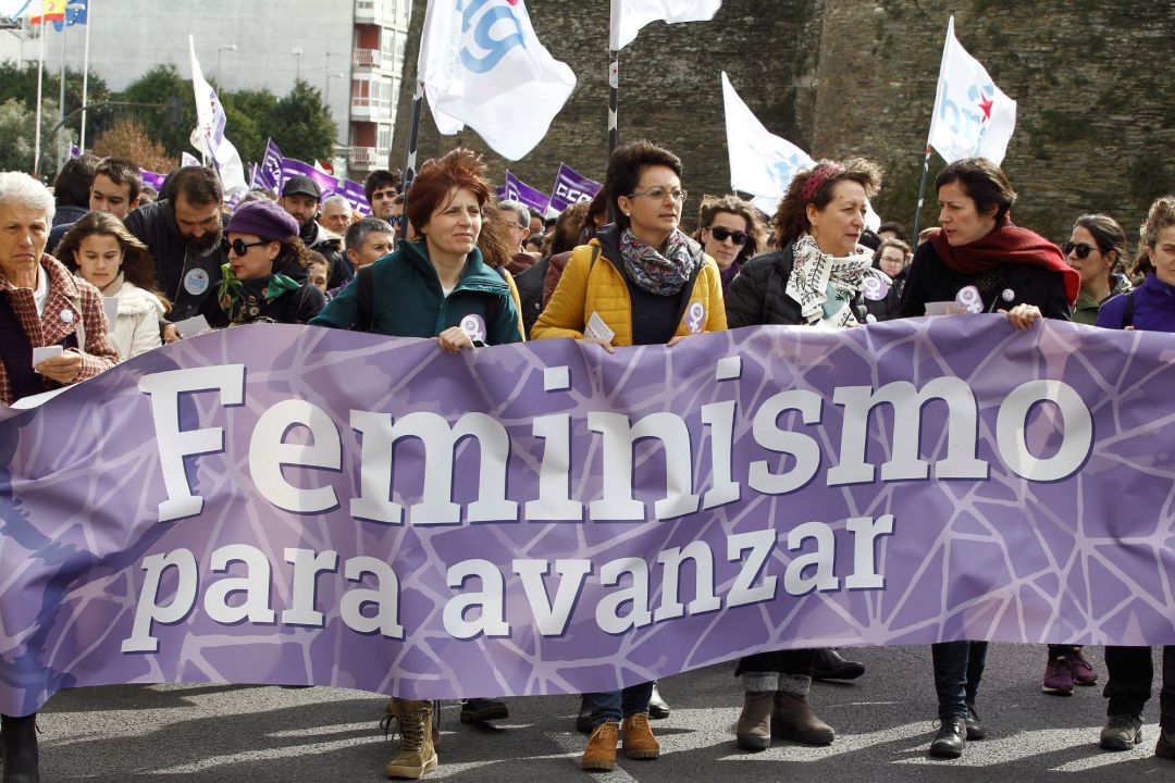 Miles de personas marchan en Lugo para defender los derechos de las mujeres. Miles de personas marchan en Lugo para defender los derechos de las mujeres.