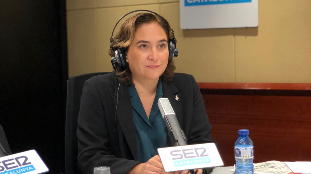 Colau multa con 3 millones a dos fondos buitre por tener pisos vacíos