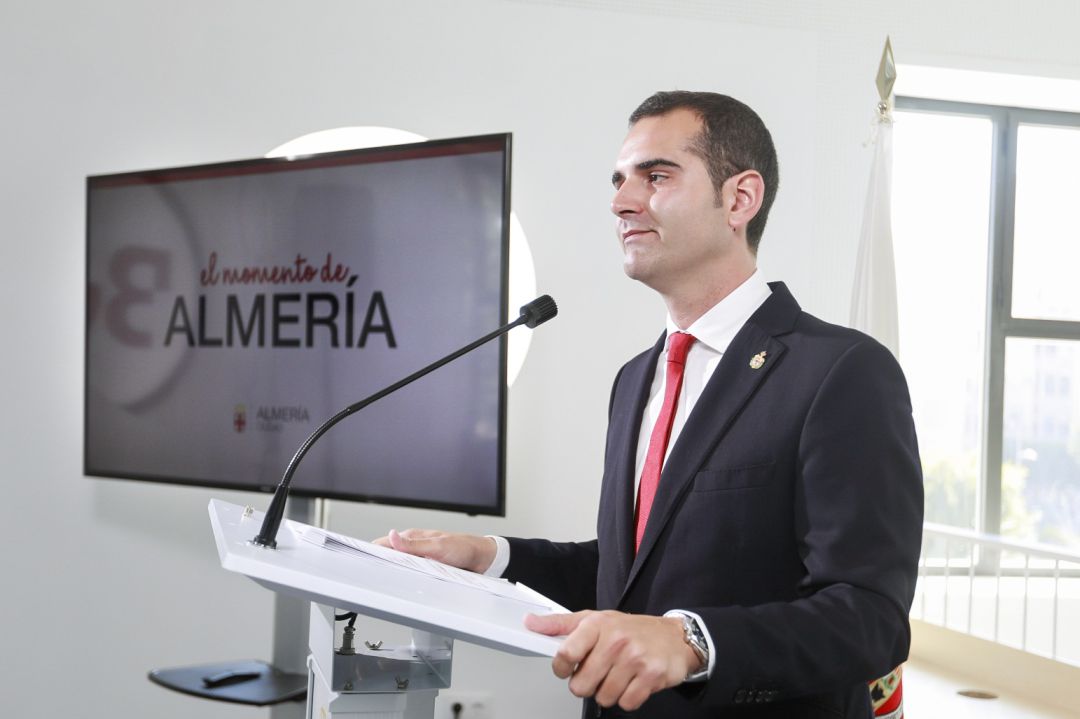 El alcalde hace balance de su gestión y asegura que “es el momento de Almería. El alcalde hace balance de su gestión y asegura que “es el momento de Almería.