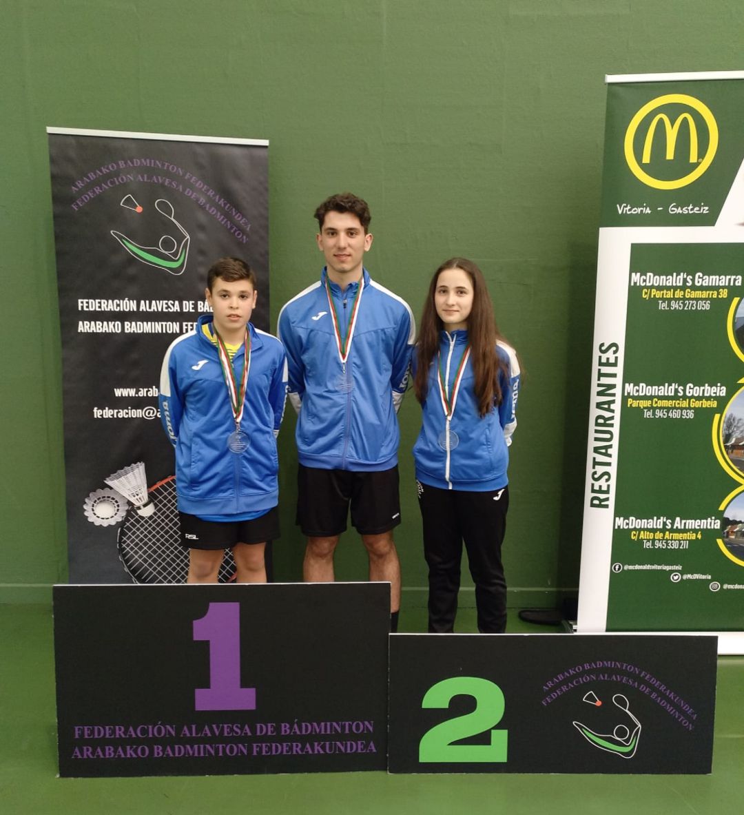Javier Barrios, Jorge Peñaranda y Ana Peñaranda, con sus medallas. Javier Barrios, Jorge Peñaranda y Ana Peñaranda, con sus medallas.