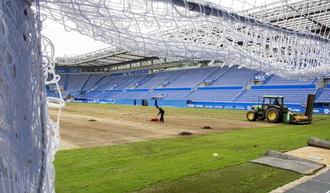 El estadio de Mendizorroza presenta deficiencias, en especial, en los Fondos Cervantes y Polideportivo El estadio de Mendizorroza presenta deficiencias, en especial, en los Fondos Cervantes y Polideportivo