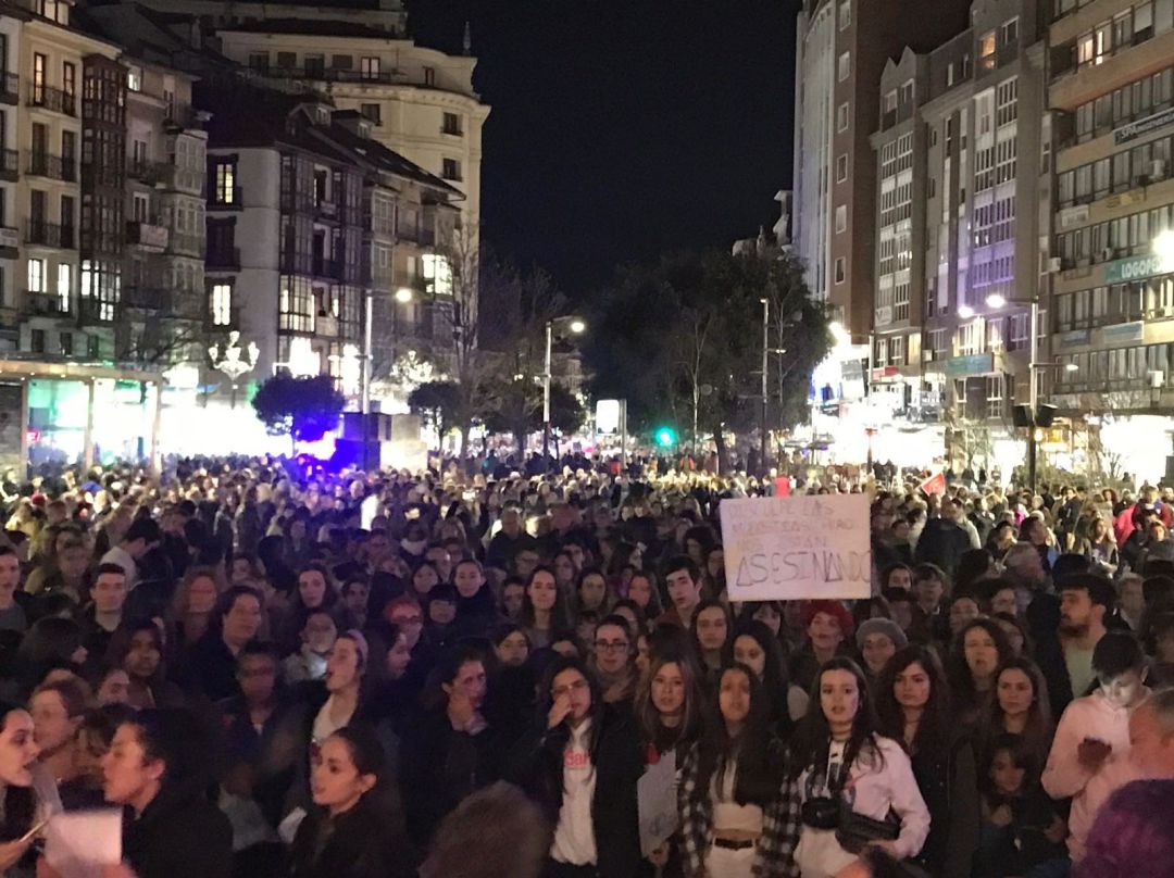 Imagen de la manifestación del 8-M de 2018 en Santander. Imagen de la manifestación del 8-M de 2018 en Santander.