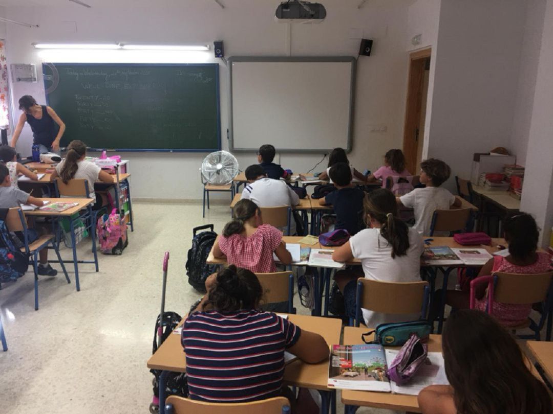 Los interinos temen tener que dar clase en cualquier isla Los interinos temen tener que dar clase en cualquier isla