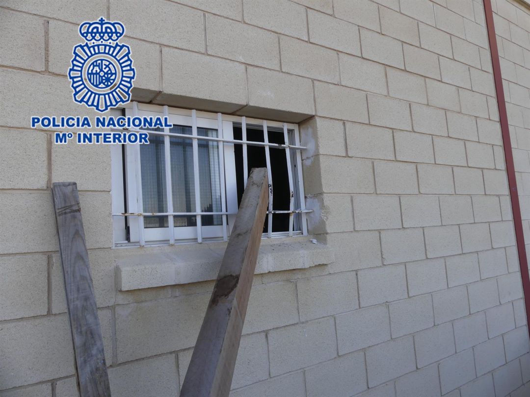 Detenido por robar presuntamente en cinco naves industriales de Yecla Detenido por robar presuntamente en cinco naves industriales de Yecla