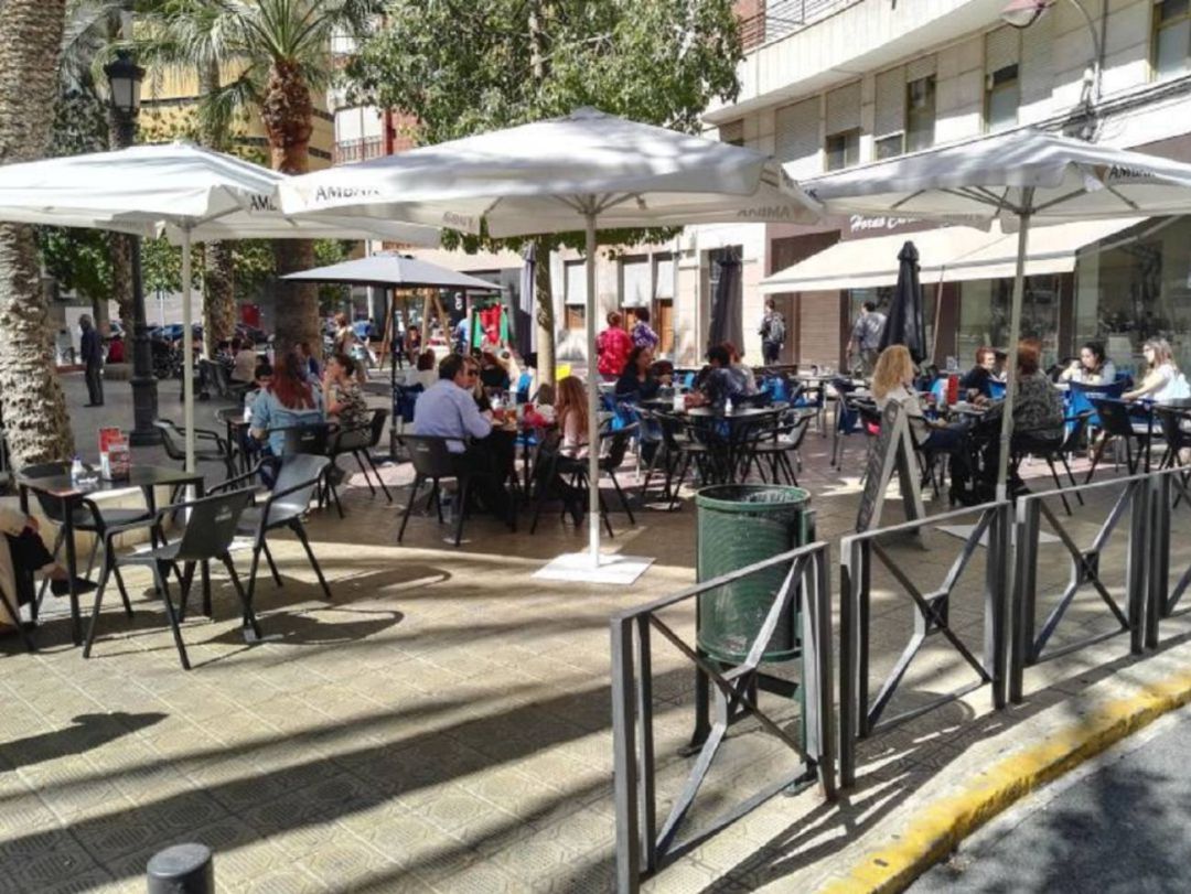 El Ayuntamiento de Almería aprueba medidas urgentes para regular las actividades más ruidosas. El Ayuntamiento de Almería aprueba medidas urgentes para regular las actividades más ruidosas.