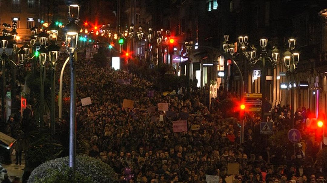 Éxito de participación en la manifestación del 8 M con todo el centro de la ciudad abarrotado Éxito de participación en la manifestación del 8 M con todo el centro de la ciudad abarrotado