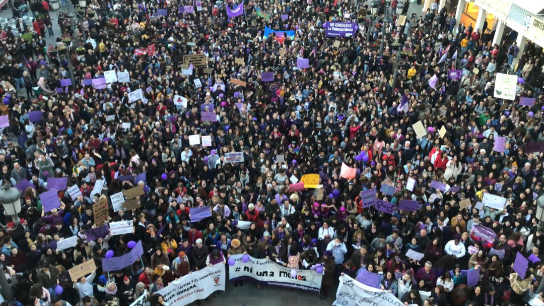 La marea morada inunda Ciudad Real La marea morada inunda Ciudad Real
