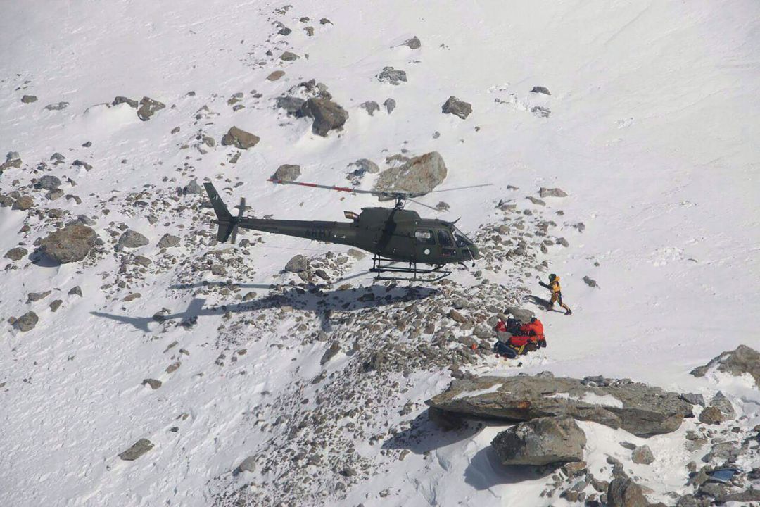 Nardi y Ballard desaparecieron hace dos semanas a 6.250 metros en el Nanga Parbat (8.125 m) Nardi y Ballard desaparecieron hace dos semanas a 6.250 metros en el Nanga Parbat (8.125 m)