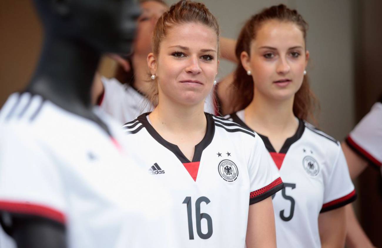 Adidas pagará la misma prima a las jugadoras que ganen el Mundial de fútbol  femenino que a los equipos masculinos | Últimas noticias de Deportes |  Cadena SER